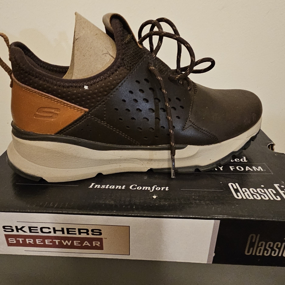 Skechers